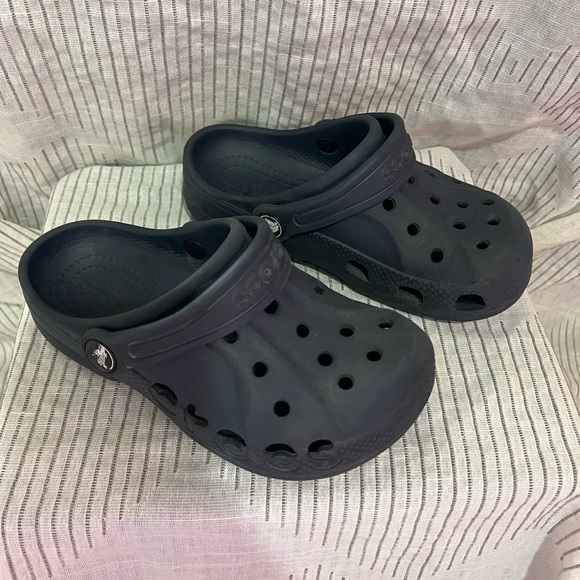 CROCS Kids Black Sandals - Picture 1 of 4